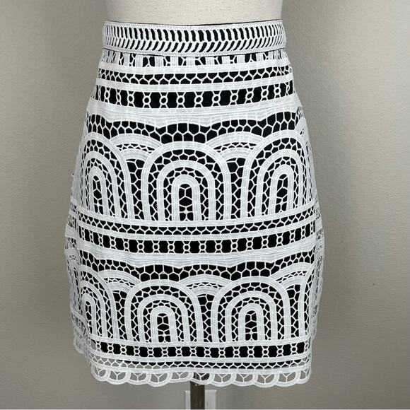 Goldie Black White Lace Mini Straight Pencil  Skirt Large - Picture 5 of 7